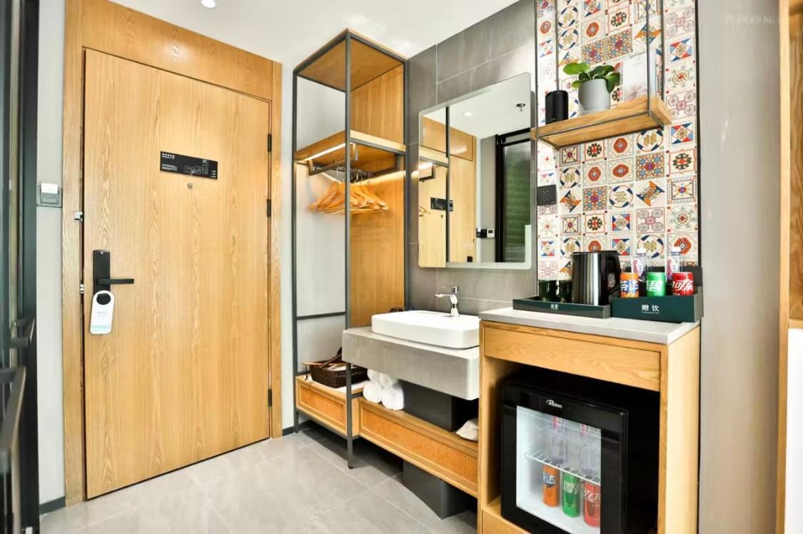 True Go Hotel - Shanghai Jing'An Temple Nanjing West Road 外观 照片