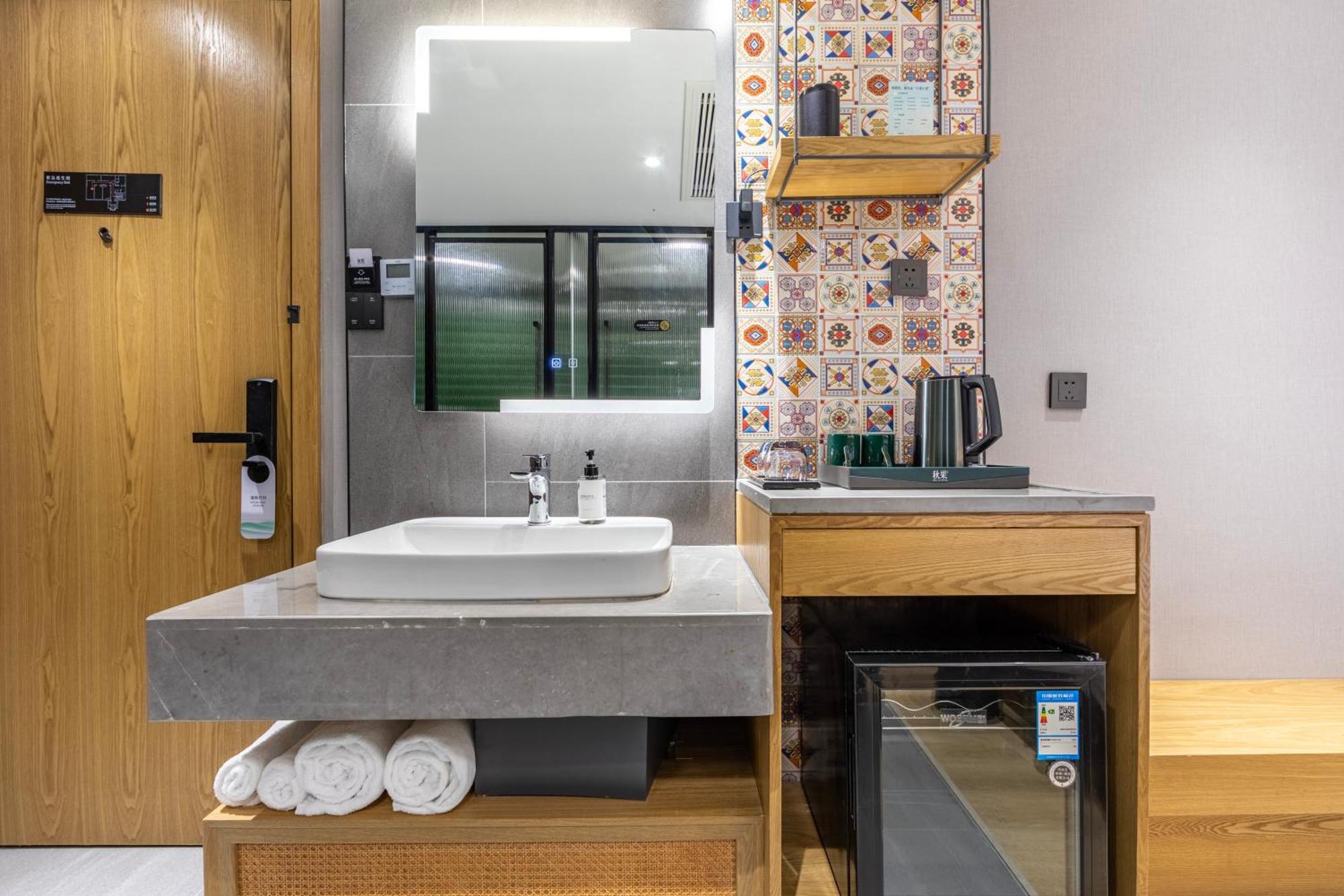 True Go Hotel - Shanghai Jing'An Temple Nanjing West Road 外观 照片