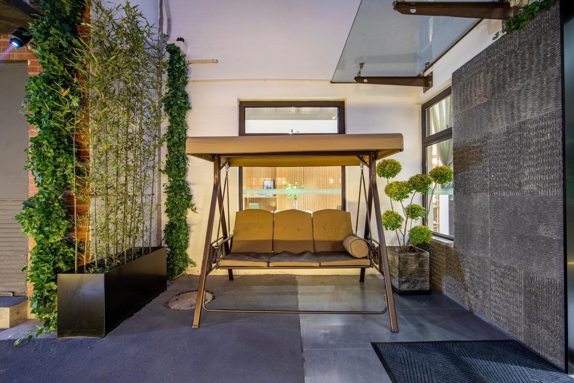 True Go Hotel - Shanghai Jing'An Temple Nanjing West Road 外观 照片