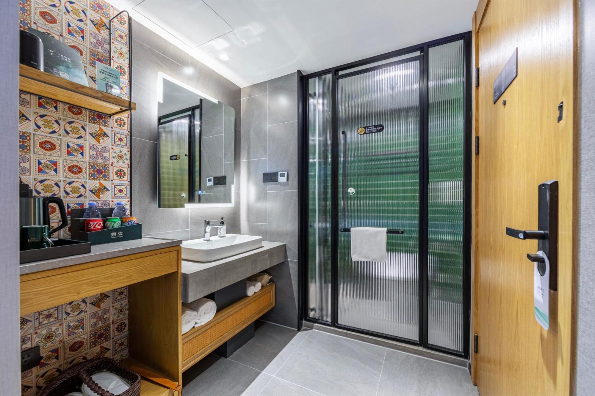 True Go Hotel - Shanghai Jing'An Temple Nanjing West Road 外观 照片